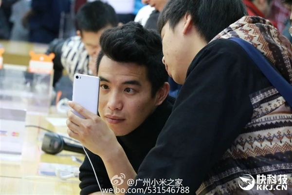 1999元小米5今日线下现货开卖！米粉太疯狂