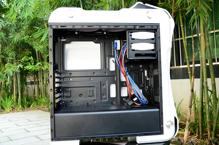 内部变身!游戏悍将刀锋-变形金刚3机箱升级到3+