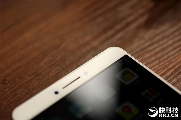 小米Max开箱图赏:6.44寸史上最大!