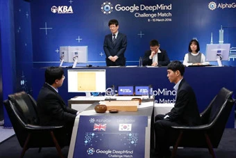 速评 | 你们都在关注李世石跟Al到底谁赢，我却要吓哭了