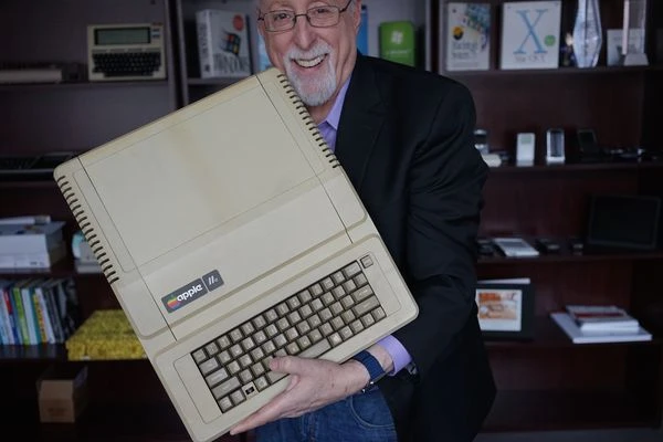 [音/视频]莫博士访谈：他收藏了哪些曾改变了IT行业的产品？