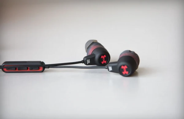 消费者要求高 耳机正在变得越来越贵