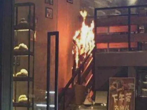 SNH48美女唐安琪烧伤 实测：打火机真的能引燃全身吗？