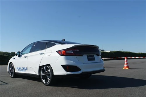 本田燃料电池车开卖！