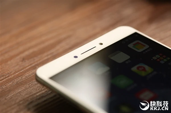 小米Max开箱图赏:6.44寸史上最大!