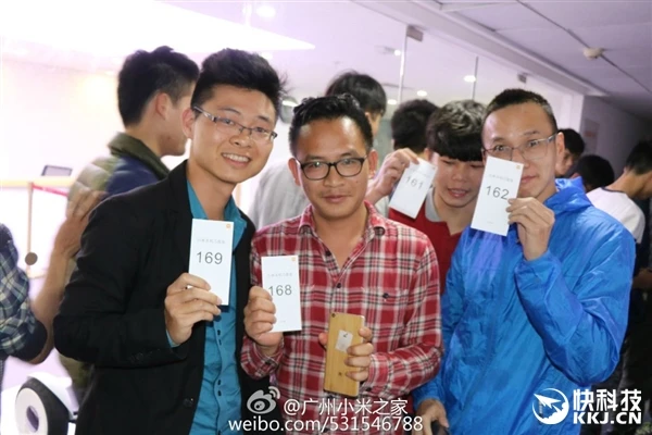 1999元小米5今日线下现货开卖！米粉太疯狂