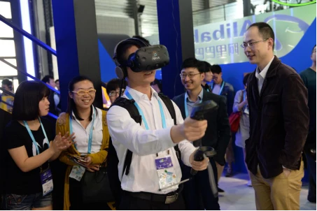 天猫携阿里黑科技亮相CES Asia,示范未来购物体验