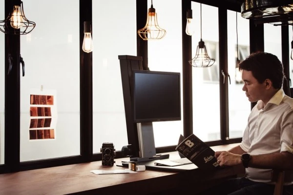 [视频]站立式办公新体验：Aspirus智能站立式办公桌