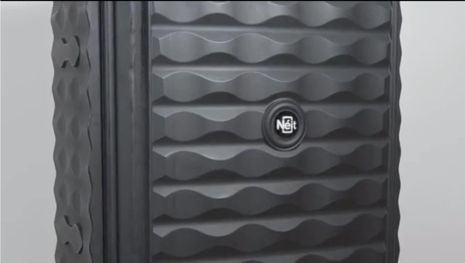 秒变平板150英镑？Néit智能折叠行李箱