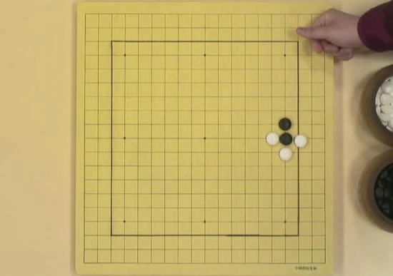 人机围棋大战看不懂?规则似战争有四种行棋逻辑