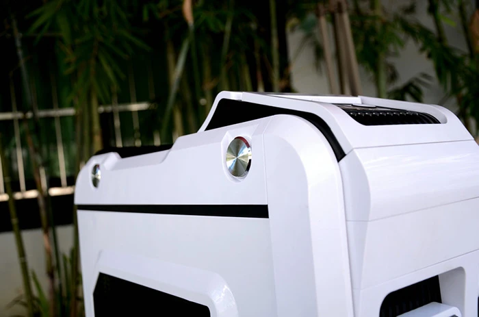 内部变身!游戏悍将刀锋-变形金刚3机箱升级到3+