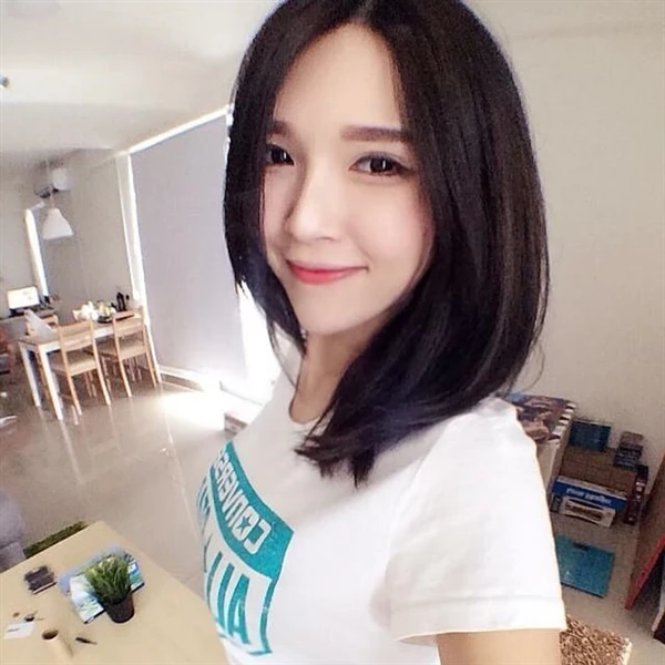 DOTA美女晒性感照 网友：身材完美输了也幸福