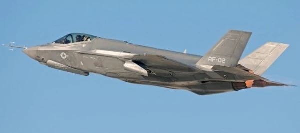 F-35雷达的软件bug迫使飞机在空中重启