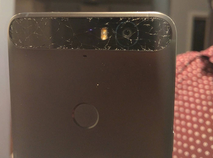 Nexus 6P玻璃自动碎裂,谷歌:都是华为的锅