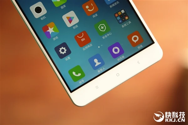 小米Max开箱图赏:6.44寸史上最大!