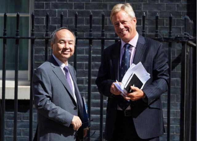 逆天!从谷仓起家的穷团队到2155亿,如何干翻英特尔让日本首富坐立难安?