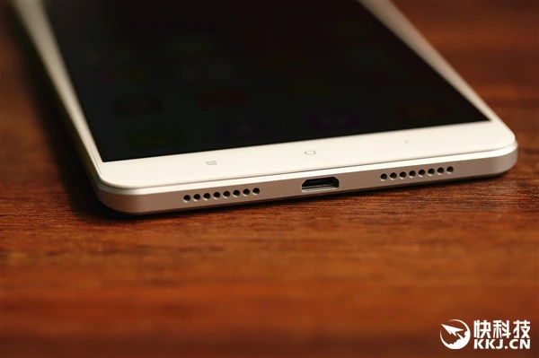 小米Max开箱图赏:6.44寸史上最大!