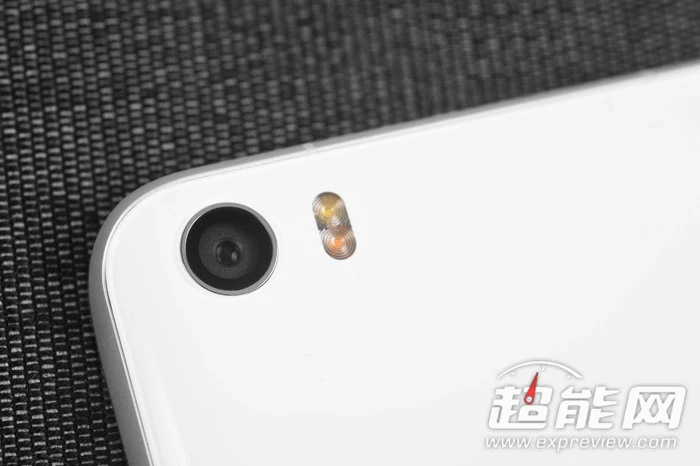 很美狠快能否打动我们？编辑谈小米手机5上手体验 