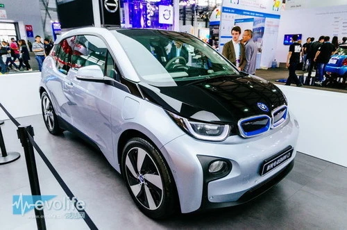 炫酷到极致：宝马带你玩转未来科技