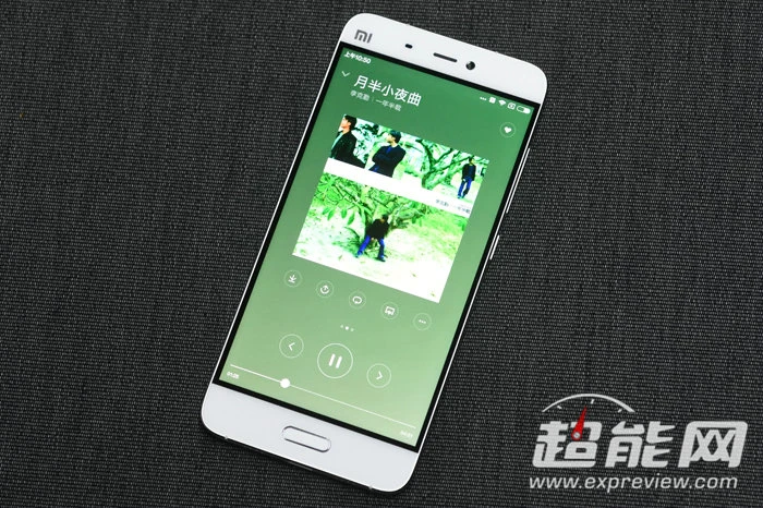 很美狠快能否打动我们？编辑谈小米手机5上手体验 