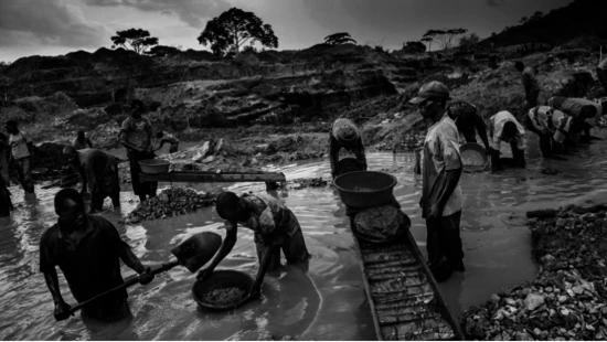 囚禁与杀戮：99%人不知道这手机里的惊人秘密