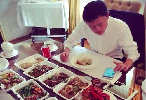 阿里巴巴打折出售美团股份 这招远不算高明