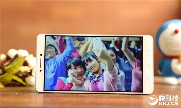 小米Max开箱图赏:6.44寸史上最大!