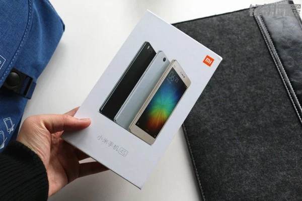 小米5的伴生花:小米4S淡紫版本开箱图赏