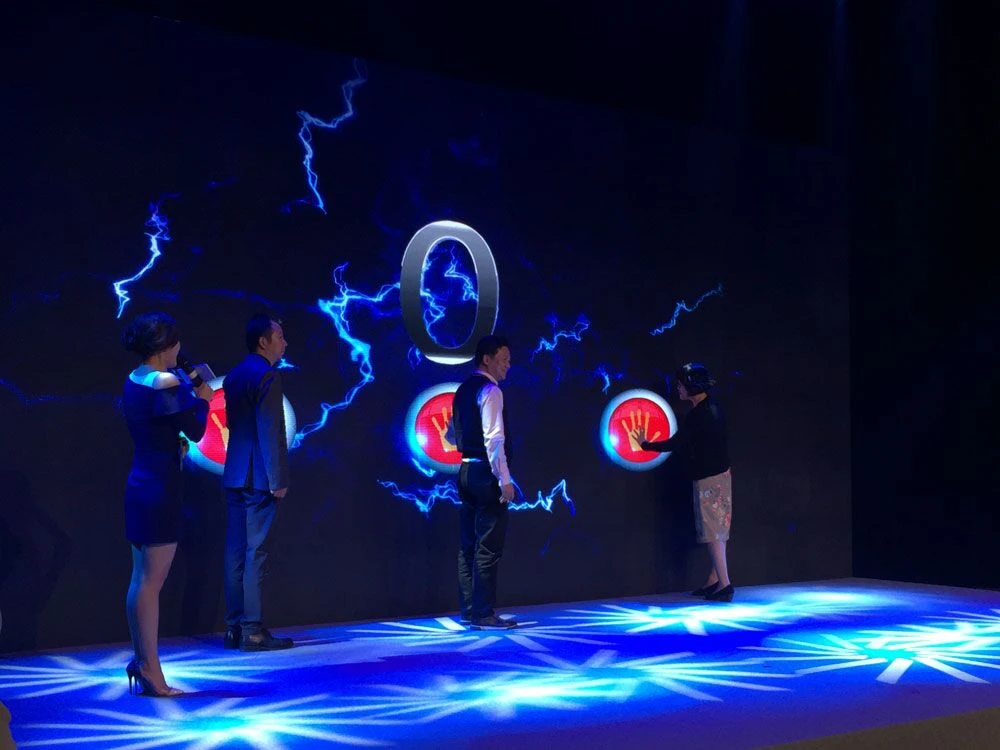 《龙心战纪》主题曲首发 爱奇艺“漫游互动”声震亚洲