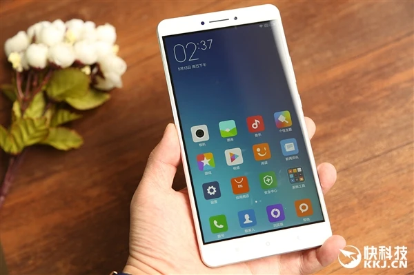 小米Max开箱图赏:6.44寸史上最大!