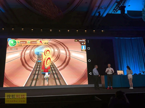 [图]联想转型体育用品商？新款智能运动鞋瞄准大健康