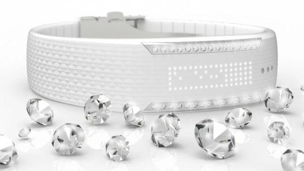 将智能手环当饰品戴吧 30颗水晶闪闪惹人爱