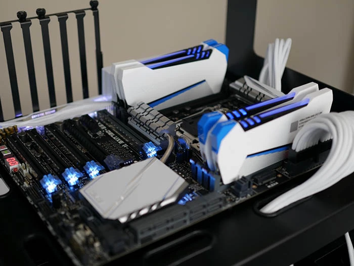 迎战Broadwell-E，华硕4款全新X99主板亮相