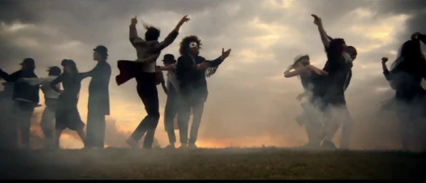 [视频]Edward Sharpe乐队的新MV采用6台iPhone拍摄