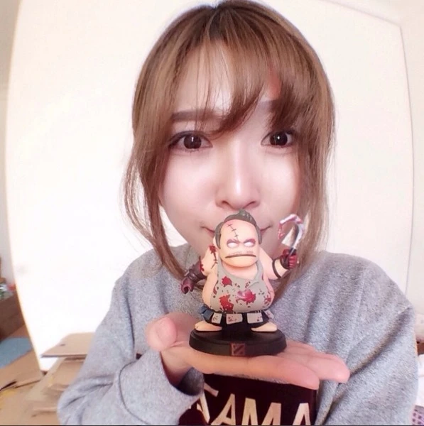 DOTA美女晒性感照 网友：身材完美输了也幸福