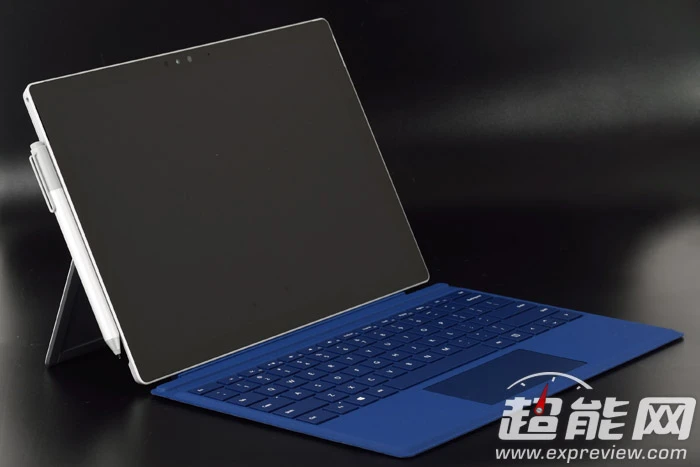 各方面都很优秀然而价格有争议，编辑谈Surface Pro 4上手体验 