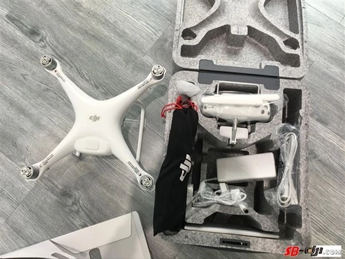 8999元!大疆精灵4开箱:精致高颜