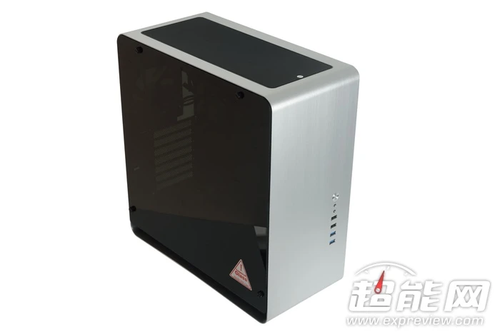 乔思伯的新旗舰,Jonsb UMX4机箱实物图赏