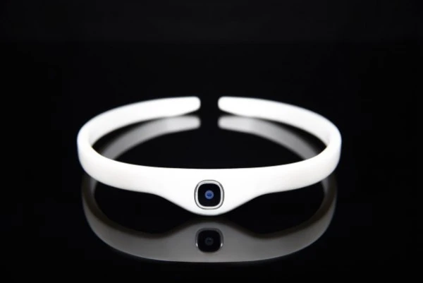 [图]比Glass更怪异？3RDi让你变身“杨戬”