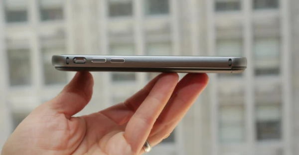 [图]世界上最薄的iPhone充电外壳试用，值得买吗？