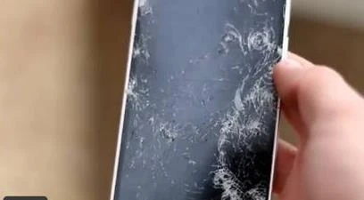 手机跌落测试：认真你就输了