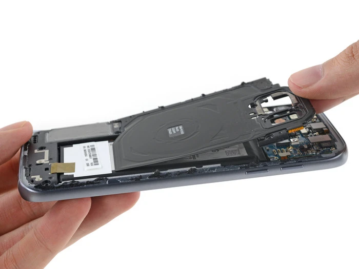 为了美与三防得兼，三星Galaxy S7手机内部又有怎样的细致？ 