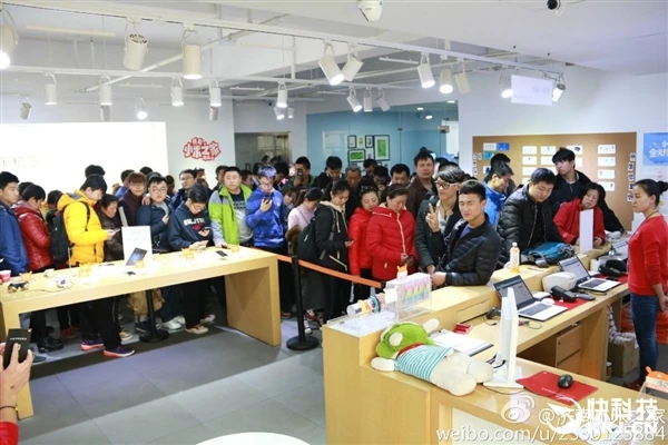 1999元小米5今日线下现货开卖！米粉太疯狂