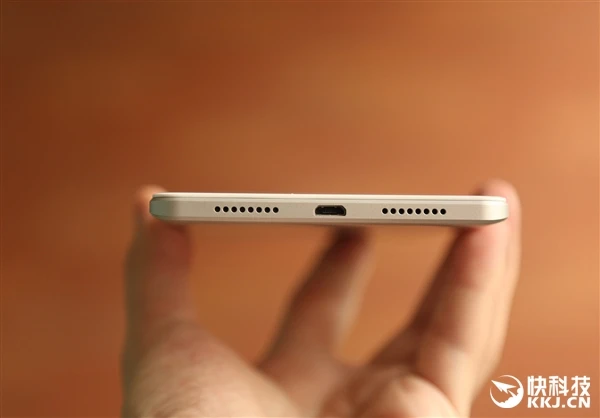 小米Max开箱图赏:6.44寸史上最大!