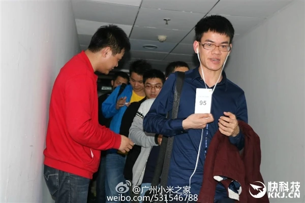 1999元小米5今日线下现货开卖！米粉太疯狂