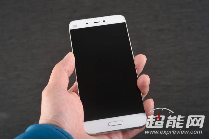 很美狠快能否打动我们？编辑谈小米手机5上手体验 