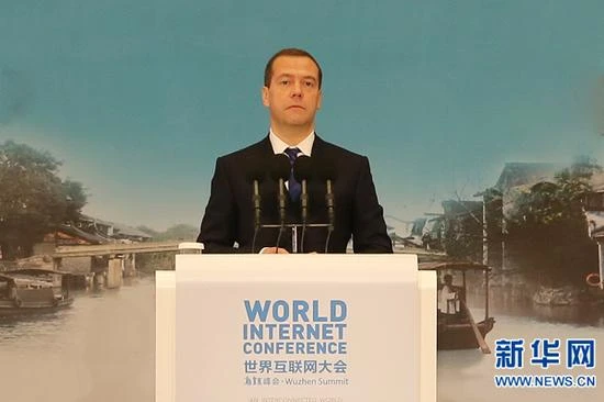 梅德韦杰夫：有必要制定互联网领域的普遍准则 