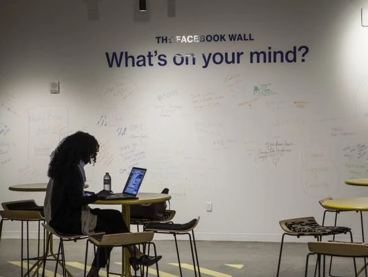 Facebook新闻推送为“半人工” 陷政治偏见风波