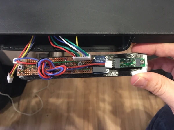 [视频]站立式办公新体验：Aspirus智能站立式办公桌