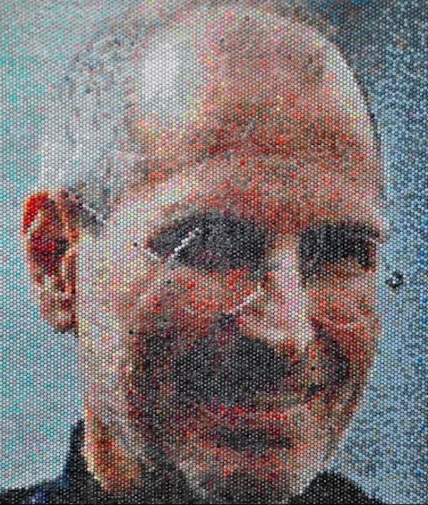 [图]相关悼念活动在慢慢展开 这次是微笑乔布斯